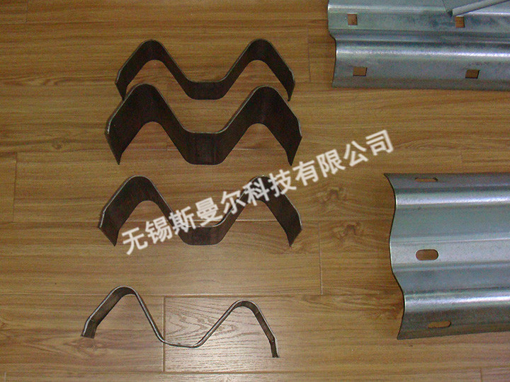 公路护栏