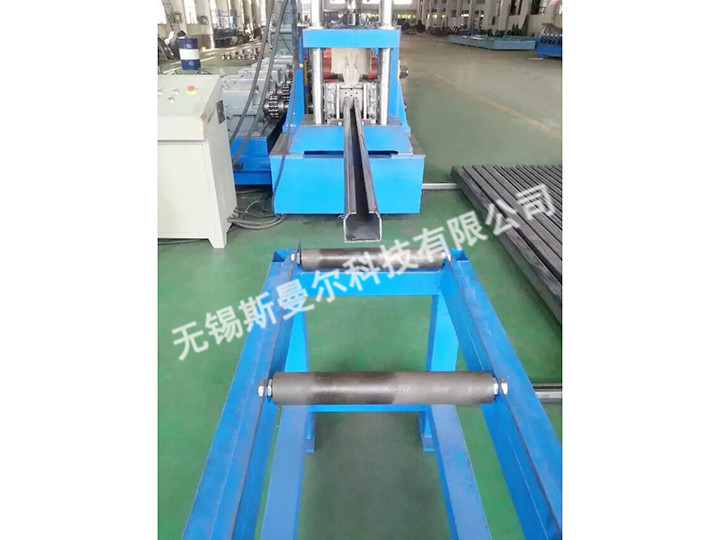 工业门吊轨成型机
