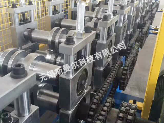 电柜立柱辊压成型设备